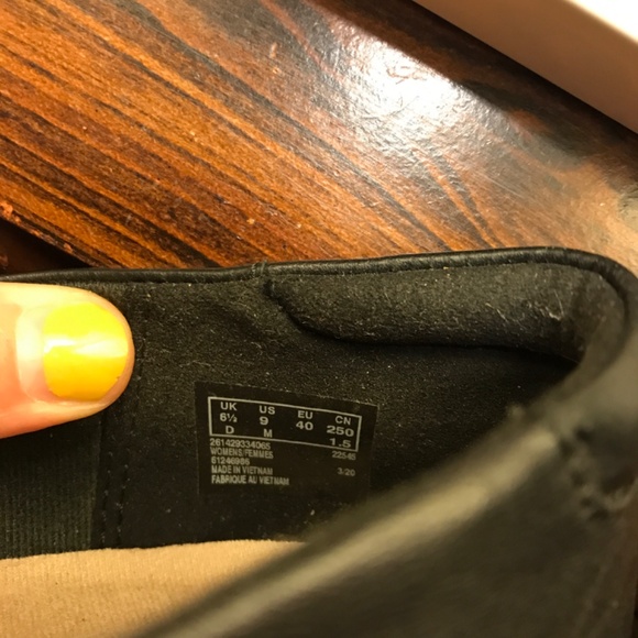 Clarks Black Leather Loafers, EUC, 9 - Picture 8 of 8